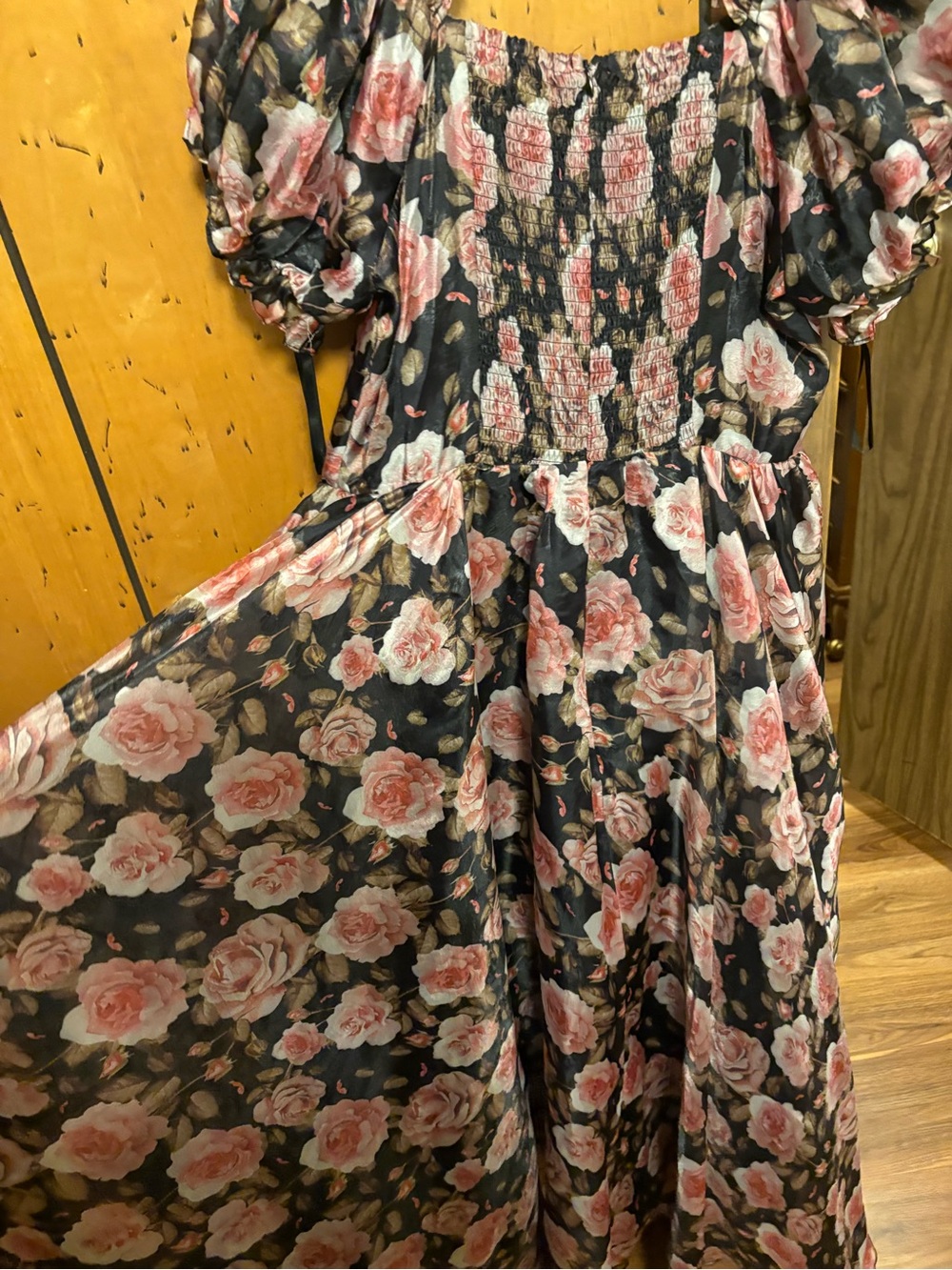 Floral Puff-Sleeve Maxi Dress in Pink and Black Ivy city size large rose print - Picture 3 of 6